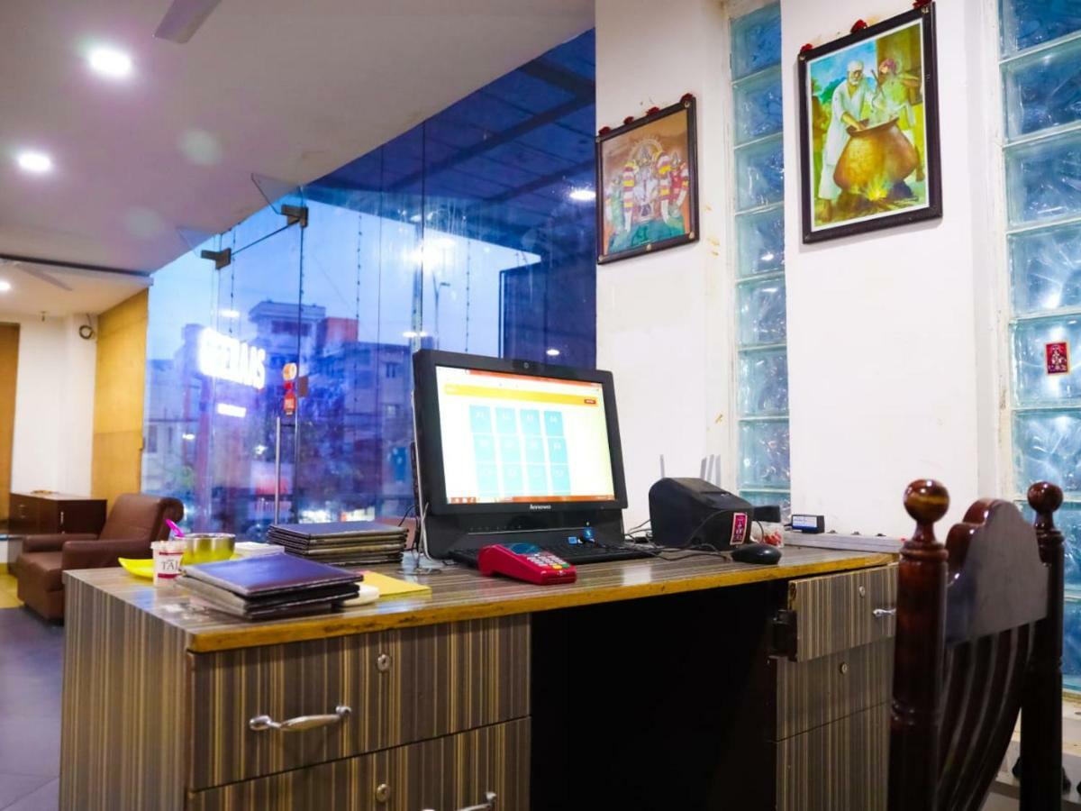 First Inn Hotels Chennai Exteriör bild